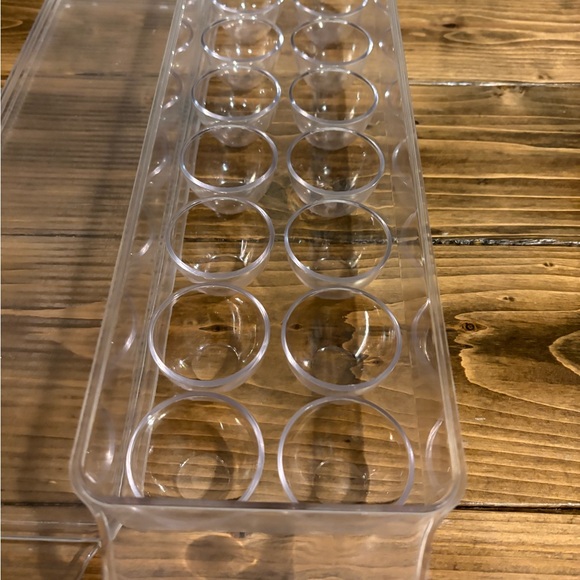 Acrylic Egg Storage Container- like new - Picture 2 of 4